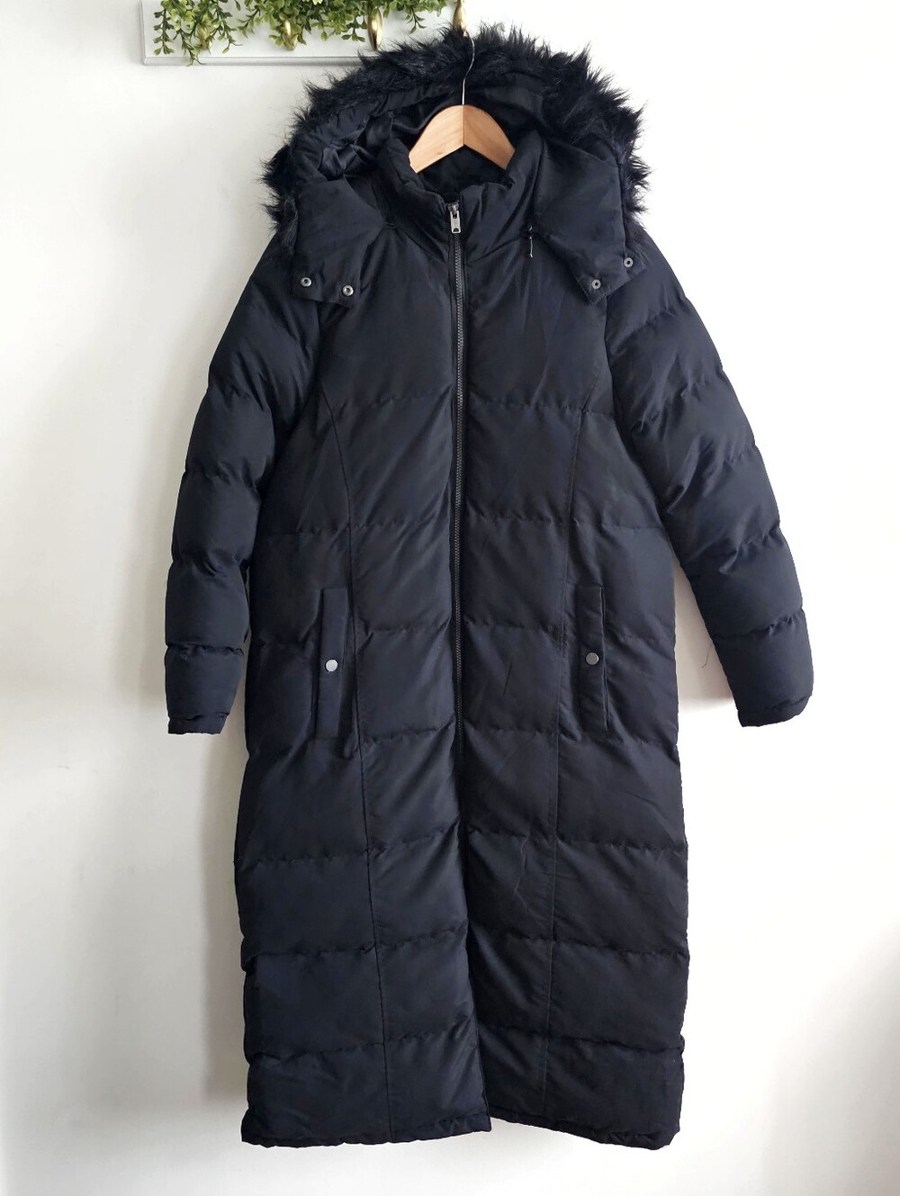 Marc New York Andrew Marc Women’s M Black Long Puffer Coat Faux Fur Hood